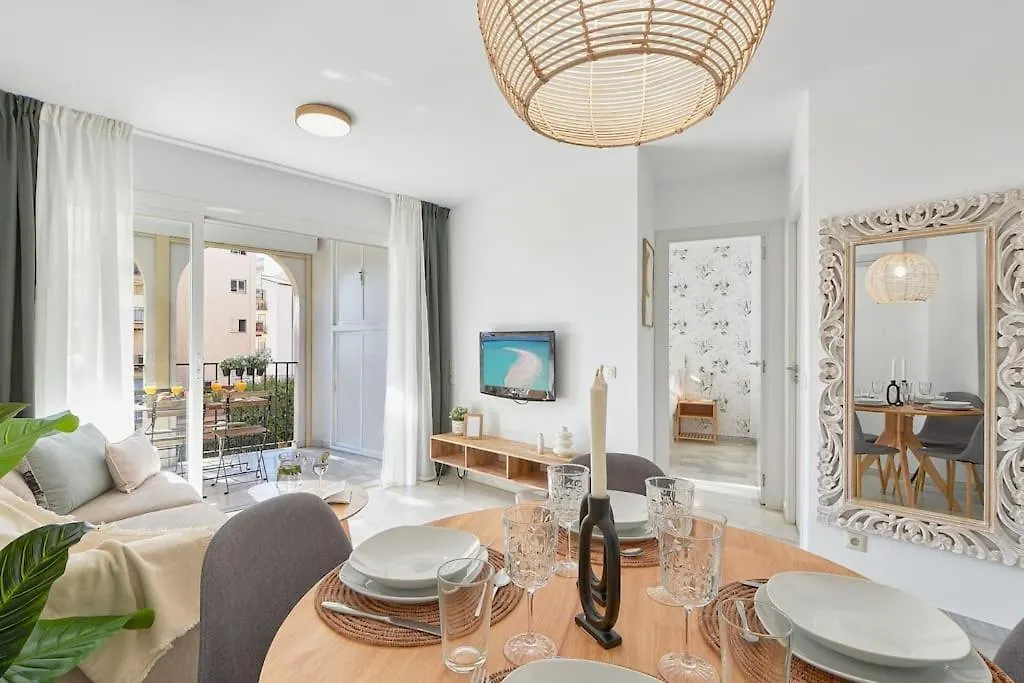 Erisa I Apartament La Carihuela 100 Mts Beach 토레몰리노스 0*,  스페인
